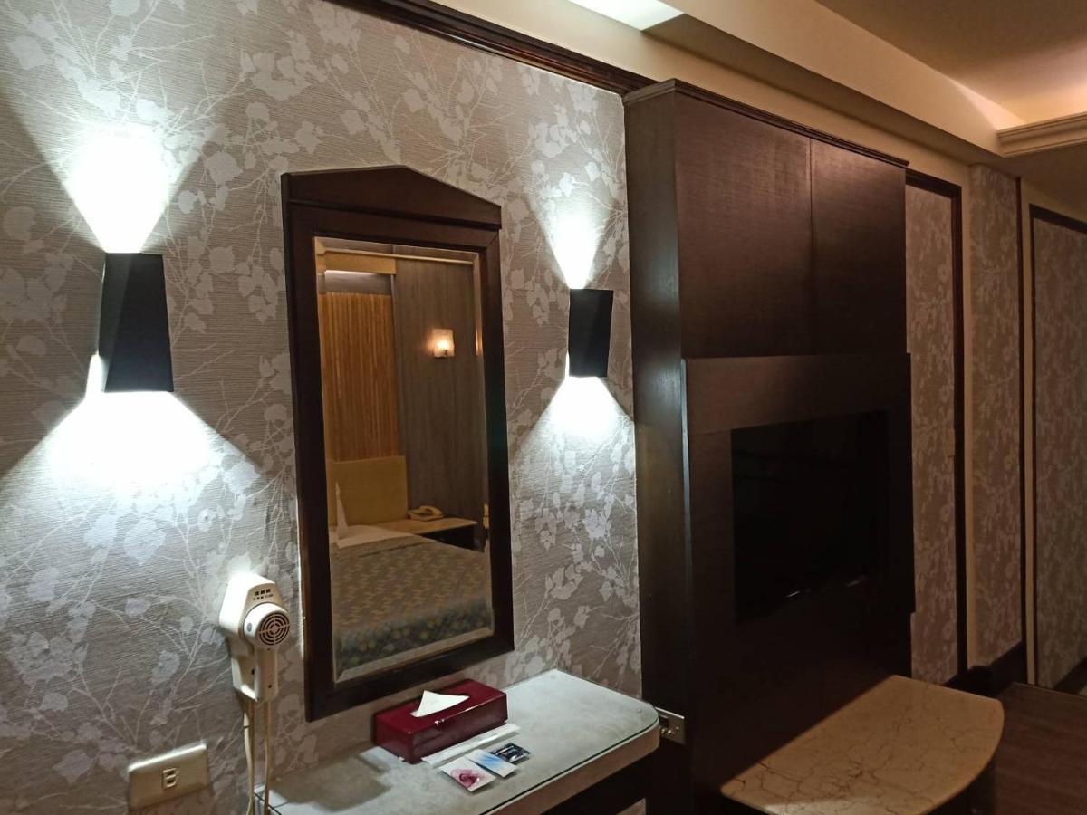 Xin Yuan Motel Taichung Buitenkant foto