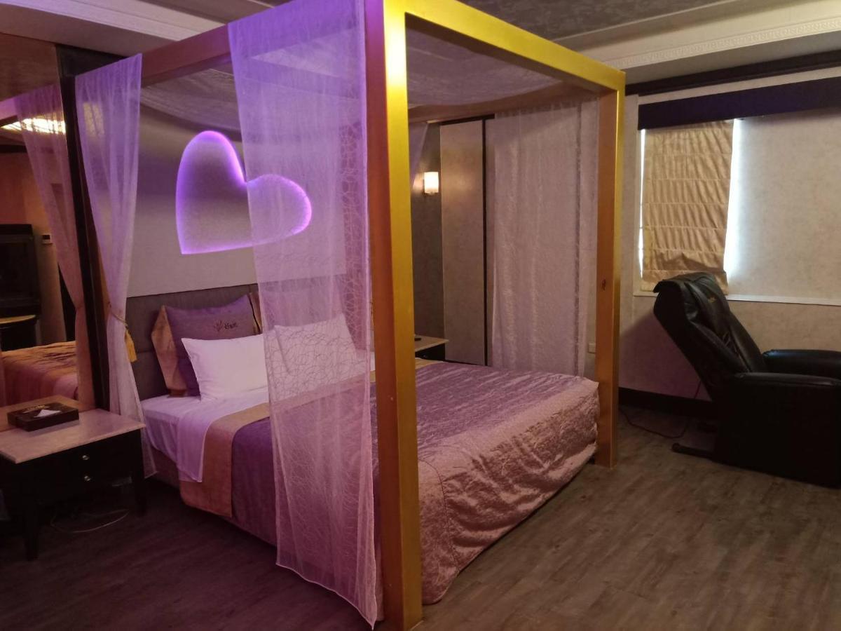 Xin Yuan Motel Taichung Buitenkant foto