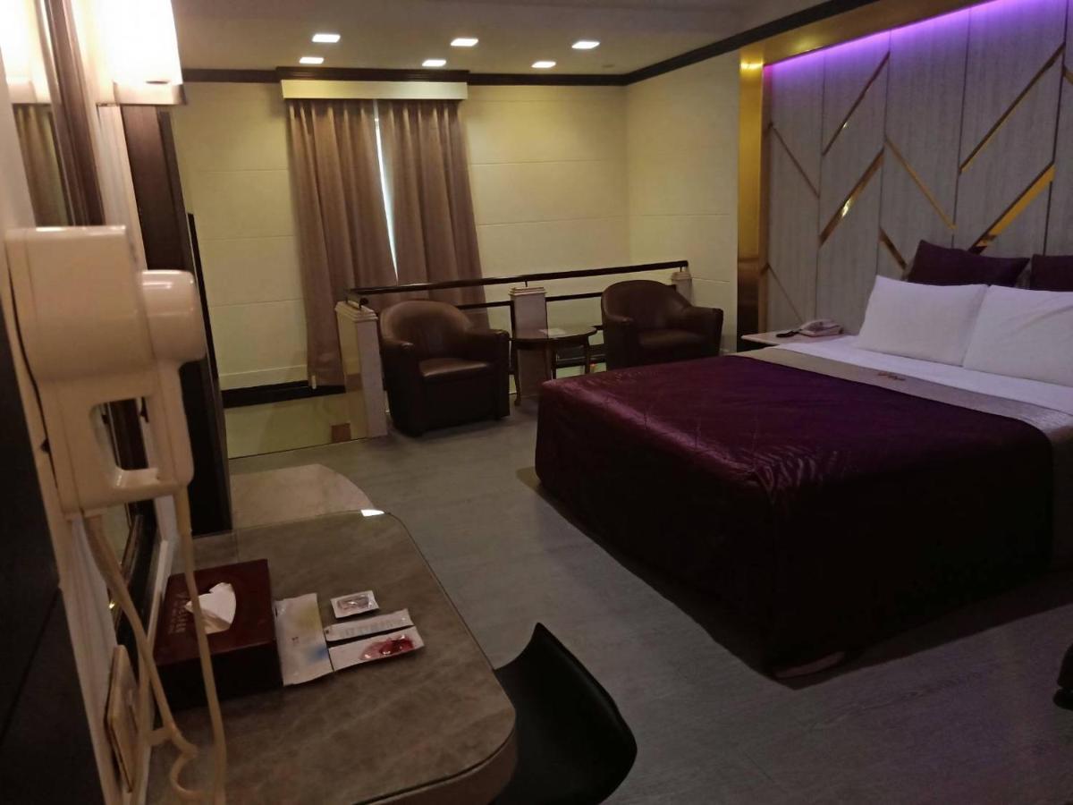 Xin Yuan Motel Taichung Buitenkant foto
